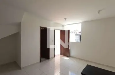 Casa com 2 quartos para alugar na Rua Pascoal da Silva Guimarães, Pedra Azul, Contagem