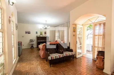 Casa com 3 quartos para alugar na Avenida Doutor Armando Sales de Oliveira, Vila Trujillo, Sorocaba