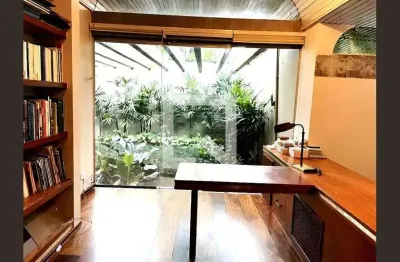 Casa com 5 quartos para alugar na Rua Eliseu Visconti, Real Parque, São Paulo