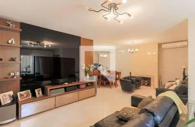 Casa com 3 quartos para alugar na Rua Ajururés, Campo Belo, São Paulo