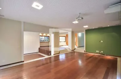 Casa com 5 quartos para alugar na Rua João Di Pietro, Morumbi, São Paulo