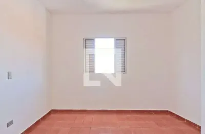 Casa com 1 quarto para alugar na Rua General Meira Vasconcelos, Vila Zat, São Paulo