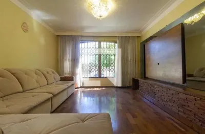 Casa com 4 quartos para alugar na Rua Maniutuba, Vila Carrão, São Paulo