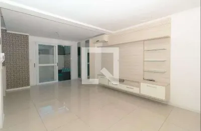 Casa com 3 quartos para alugar na Rua Doutor Pereira Neto, Camaquã, Porto Alegre
