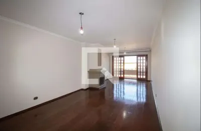 Casa com 3 quartos para alugar na Rua Nitemar Vasconcelos, Butantã, São Paulo