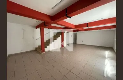 Casa com 2 quartos para alugar na Avenida General Mac Arthur, Jaguaré, São Paulo