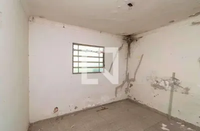 Casa com 1 quarto para alugar na Rua Cetima, Irajá, Rio de Janeiro