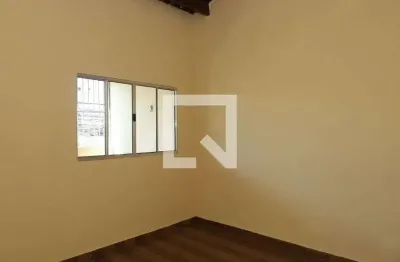 Casa com 2 quartos para alugar na Rua Itaguatins, Itaquera, São Paulo