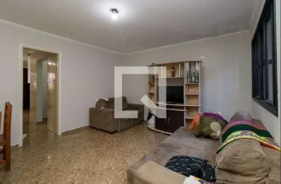 Casa com 3 quartos para alugar na Rua Reverendo Simonton, Sapopemba, São Paulo