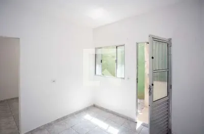 Casa com 1 quarto para alugar na Rua Serra Uassari, Campanário, Diadema