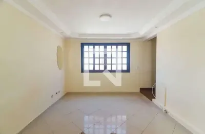 Casa com 3 quartos para alugar na Rua Mário Ancona, Parque Ipê, São Paulo