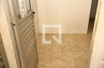 Casa com 2 quartos para alugar na 3a Travessa Adelmário Pinheiro, Amaralina, Salvador