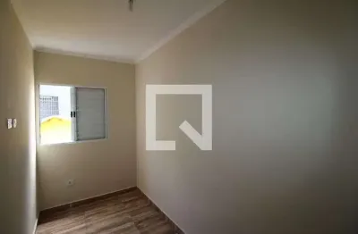 Casa com 3 quartos para alugar na Rua Salvador Impellizieri, Vila Roque, São Paulo