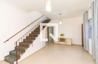 Casa com 4 quartos para alugar na Rua Américo Vespucci, Mooca, São Paulo