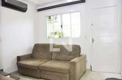 Casa com 2 quartos para alugar na Rua Manoel Martins da Rocha, Vila Zulmira, São Paulo