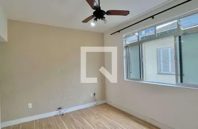 Apartamento com 2 quartos para alugar na Rua Afonso Veridiano, Embaré, Santos