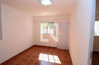 Casa com 1 quarto para alugar na Rua Alda Vieira, Vila Carrão, São Paulo