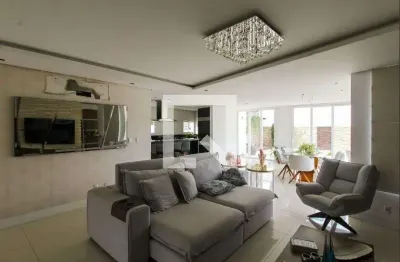 Casa com 4 quartos para alugar na Rua Charrua, São José, Canoas