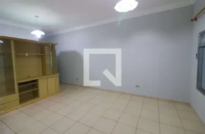 Casa com 3 quartos para alugar na Rua Ida Chiaramonte de Deus, Vila Yolanda, Osasco