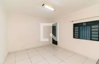 Casa com 1 quarto para alugar na Rua Coronel Pacheco do Couto, São Rafael, São Paulo