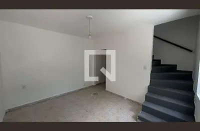 Casa com 2 quartos para alugar na Avenida João Ramalho, Centro, Santo André