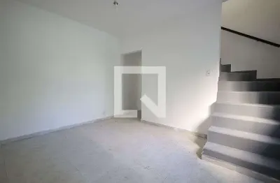Casa com 2 quartos para alugar na Avenida João Ramalho, Centro, Santo André