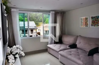 Casa com 3 quartos para alugar na Rua Miguel Calovini, Jaraguá, São Paulo