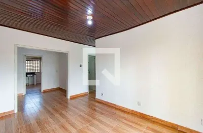 Casa com 2 quartos para alugar na Rua Amadeu Amaral, Harmonia, Canoas