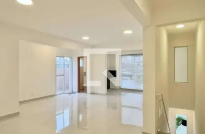 Casa com 3 quartos para alugar na Rua Comendador Alfaia Rodrigues, Ponta da Praia, Santos