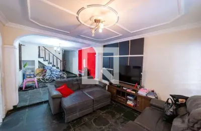 Casa com 4 quartos para alugar na Rua José Giordano, Artur Alvim, São Paulo