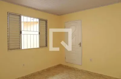 Casa com 2 quartos para alugar na Rua Barra de Guabiraba, Itaquera, São Paulo