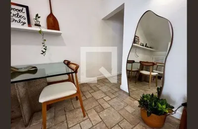 Casa com 2 quartos para alugar na Avenida Princesa Isabel, Leme, Rio de Janeiro