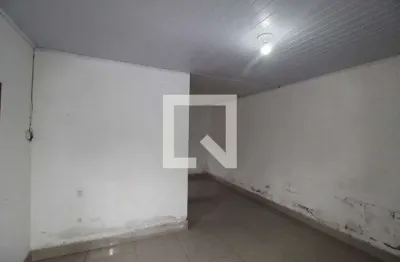 Kitnet / stúdio para alugar na rua pingo de ouro, rubem berta, porto alegre por r$ 700