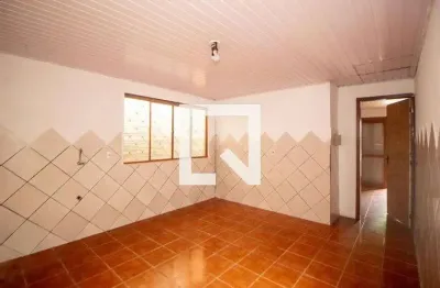 Casa com 2 quartos para alugar na Rua João Francisco Barbosa, Vila Nova, Porto Alegre