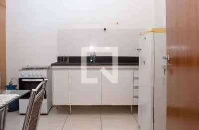 Casa para aluguel - nossa sra. aparecida, 1 quarto,  15 m² - uberlândia