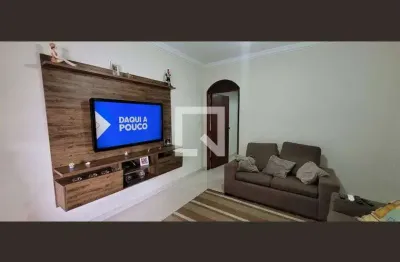 Casa com 2 quartos para alugar na Rua Rio Preto, Senhora Das Graças, Betim