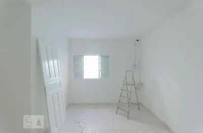 Casa com 2 quartos para alugar na Rua Domingos do Sacramento, Vila Jacuí, São Paulo