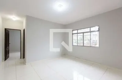 Casa com 2 quartos para alugar na Rua Elvira Bonifácia do Monte, Itaquera, São Paulo