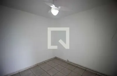 Casa com 3 quartos para alugar na Rua Benedito Camargo Santos, Vila Trujillo, Sorocaba