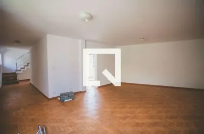 Casa com 3 quartos para alugar na Rua Forte de Itaipu, Saúde, São Paulo