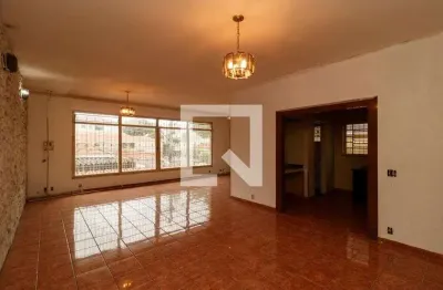 Casa com 3 quartos para alugar na Rua das Imbiras, Vila Mazzei, São Paulo