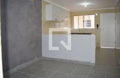 Casa com 2 quartos para alugar na Rua Elisa de Carvalho, Vila Matilde, São Paulo