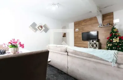 Casa com 3 quartos para alugar na Rua Flor das Almas, Itaquera, São Paulo