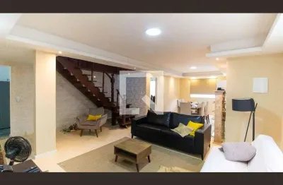 Casa com 4 quartos para alugar na Rua Francisco da Costa Menezes, Maravista, Niterói