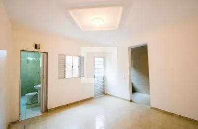 Casa com 1 quarto para alugar na Rua Miguel Galindo Navarro, Parque São Vicente, Mauá