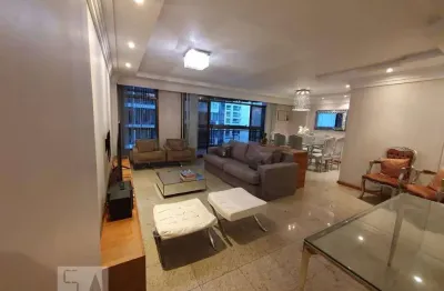 Apartamento com 4 quartos para alugar na Rua Pereira Nunes, Ingá, Niterói