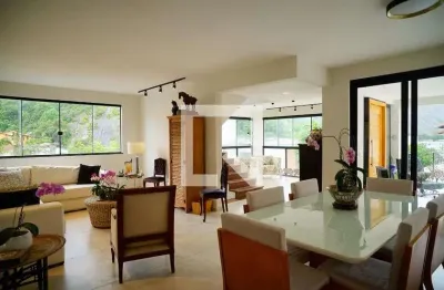 Casa com 4 quartos para alugar na Rua Das Madressilvas, Itacoatiara, Niterói