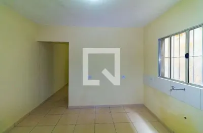 Casa com 1 quarto para alugar na Rua Martim Soares Moreno, São Rafael, São Paulo