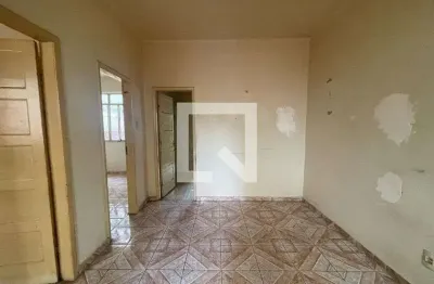Casa com 1 quarto para alugar na Rua Etelvina Chaves, Centro, Duque de Caxias