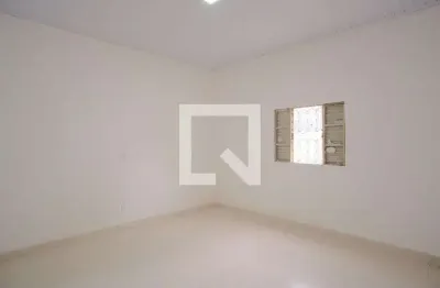 Casa com 2 quartos para alugar na Rua Salomé Queiroga, Vila Carrão, São Paulo